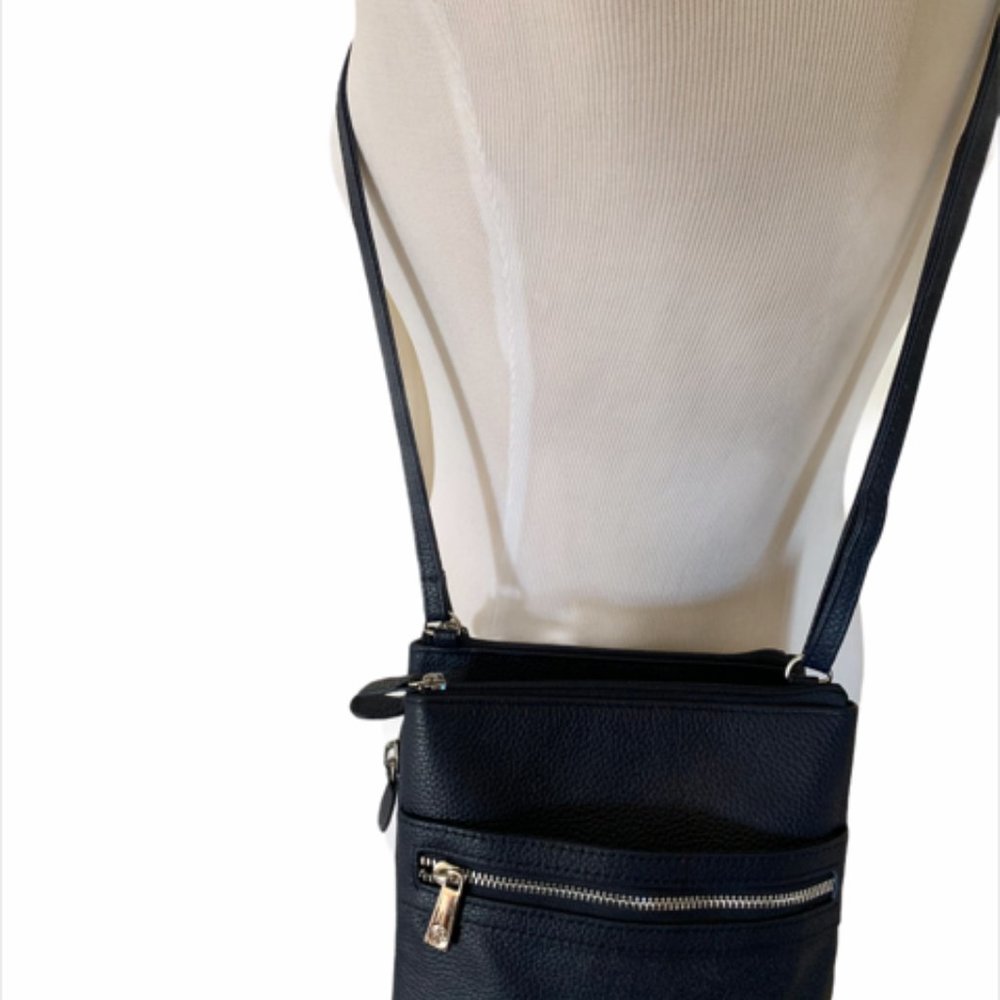 Navy Giani Bernini Crossbody Bag